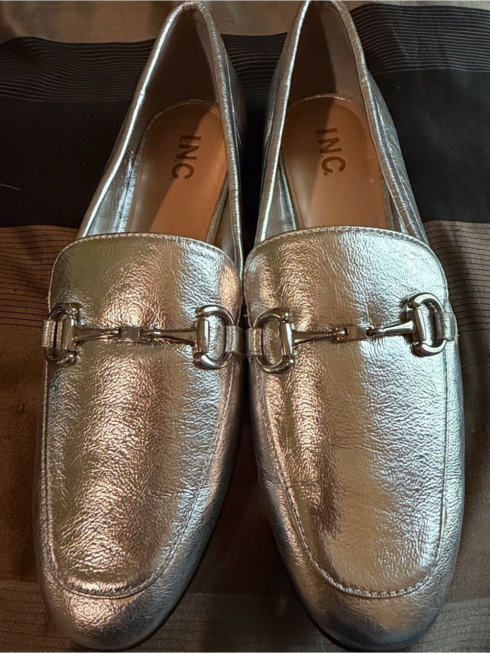 INC International Concepts Gayyelp Metallic Silver Loafers NWOT-No Box